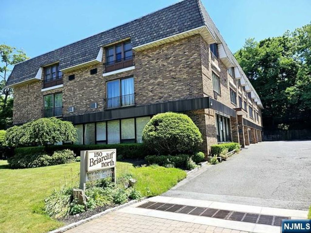 150 County Road 29, Tenafly, NJ 07670