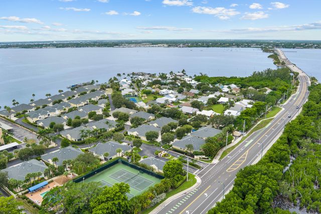 3339 NE Luna Terrace, Jensen Beach, FL 34957