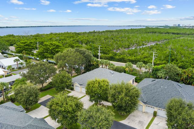 3339 NE Luna Terrace, Jensen Beach, FL 34957