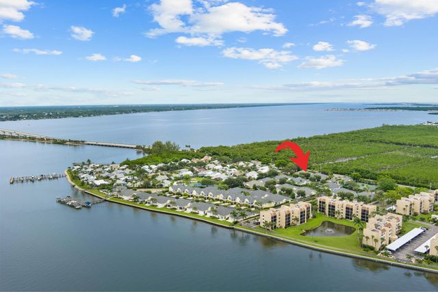 3339 NE Luna Terrace, Jensen Beach, FL 34957