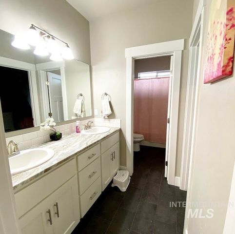 8581 Silverwood Way, Middleton, ID 83644