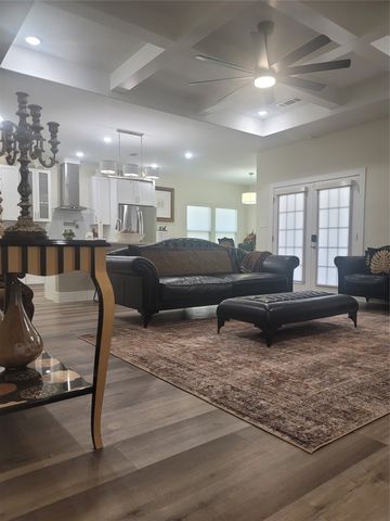 4825 Wichita Street, Granbury, TX 76048