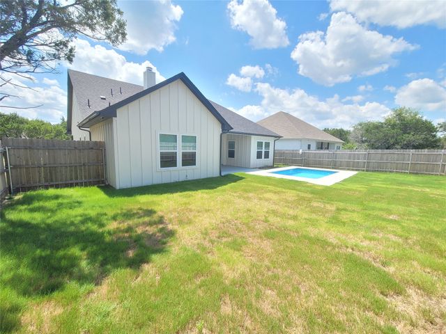4825 Wichita Street, Granbury, TX 76048