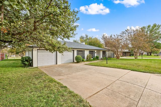 4508 Starlight Drive, Haltom City, TX 76117