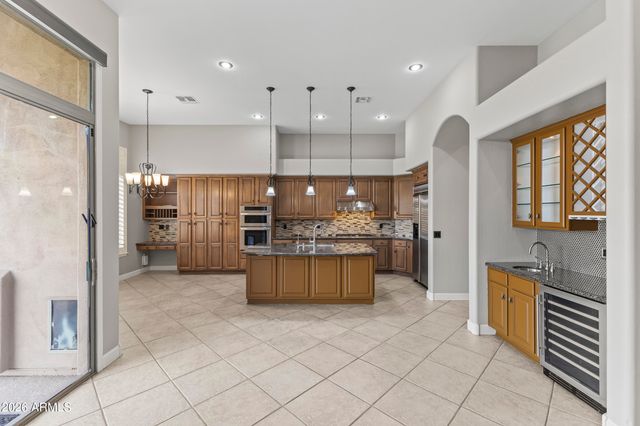 415 E DESERT WIND Drive, Phoenix, AZ 85048