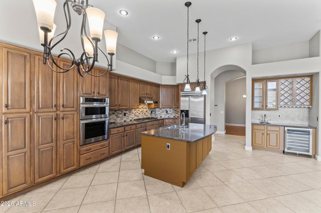 415 E DESERT WIND Drive, Phoenix, AZ 85048