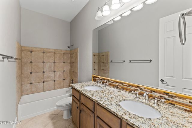 415 E DESERT WIND Drive, Phoenix, AZ 85048