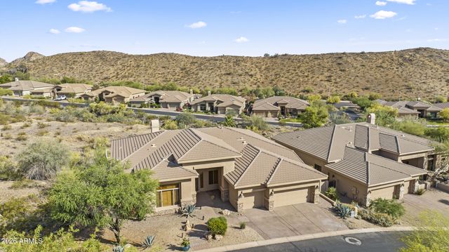 415 E DESERT WIND Drive, Phoenix, AZ 85048