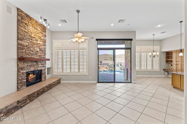 415 E DESERT WIND Drive, Phoenix, AZ 85048