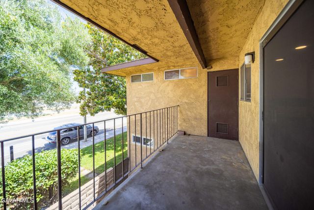 42935 15th Unit 8, Lancaster, CA 93534
