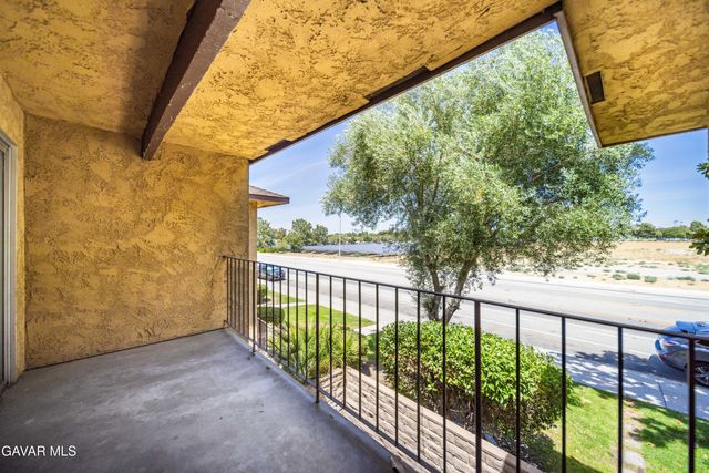 42935 15th Unit 8, Lancaster, CA 93534
