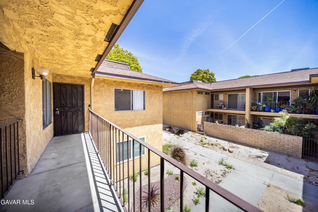 42935 15th Unit 8, Lancaster, CA 93534