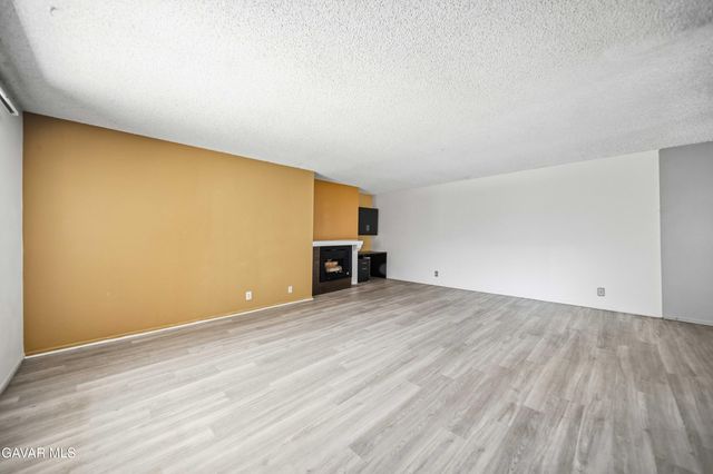 42935 15th Unit 8, Lancaster, CA 93534