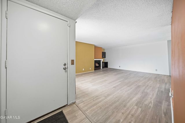 42935 15th Unit 8, Lancaster, CA 93534