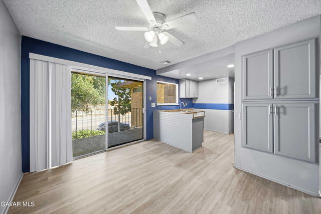 42935 15th Unit 8, Lancaster, CA 93534