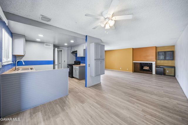 42935 15th Unit 8, Lancaster, CA 93534