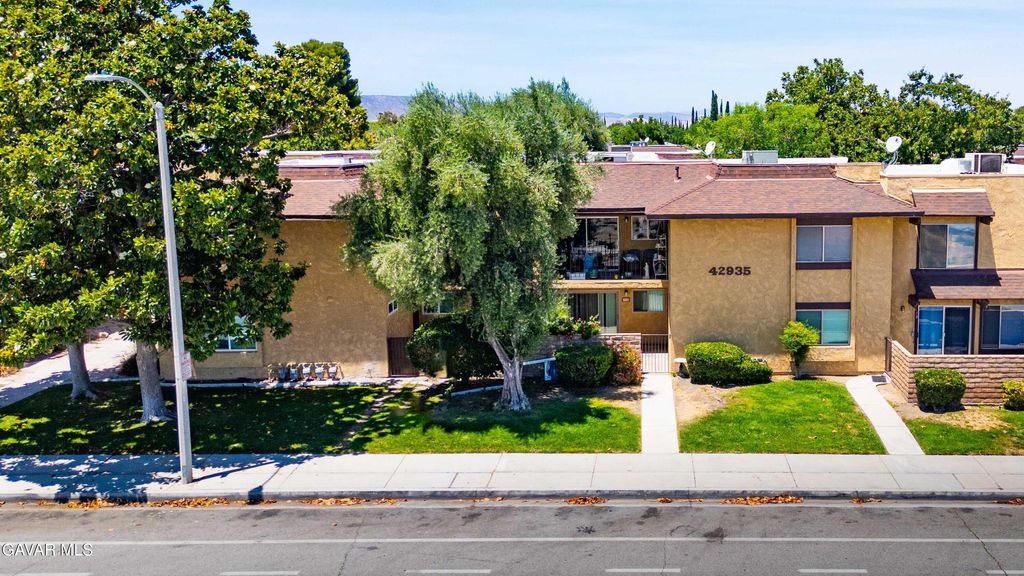 42935 15th Unit 8, Lancaster, CA 93534