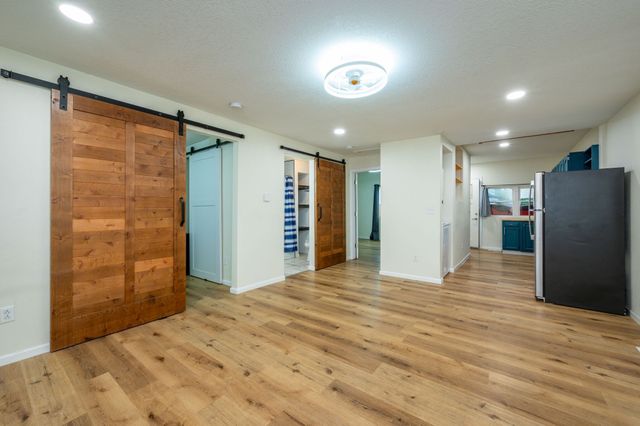 845 E 24th Court, Des Moines, IA 50317