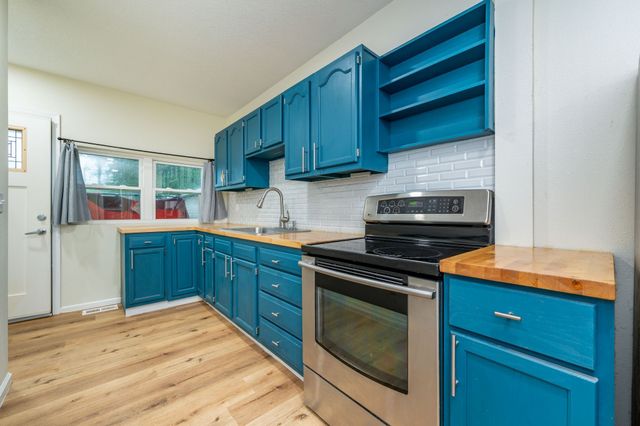 845 E 24th Court, Des Moines, IA 50317