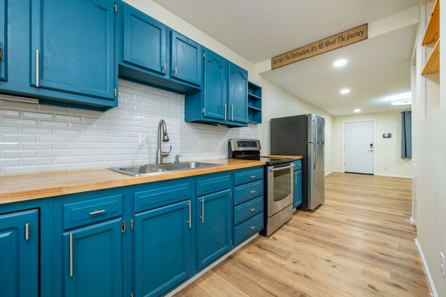 845 E 24th Court, Des Moines, IA 50317