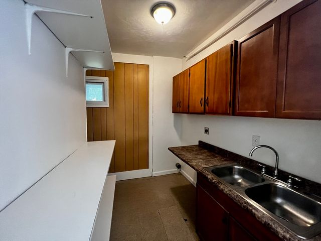 3-5 Woodbine St 1, Worcester, MA 01603