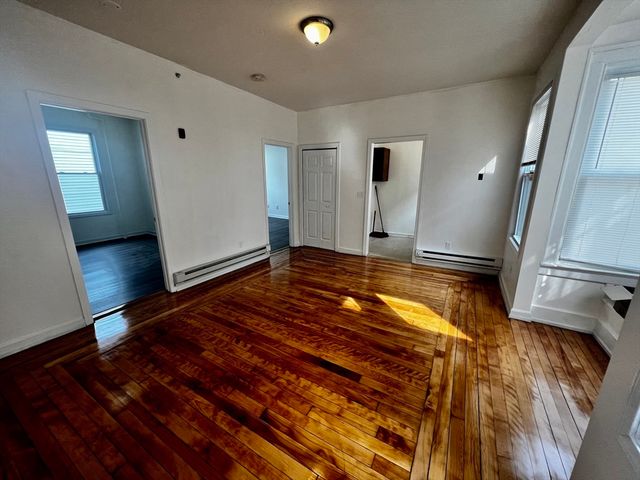 3-5 Woodbine St 1, Worcester, MA 01603