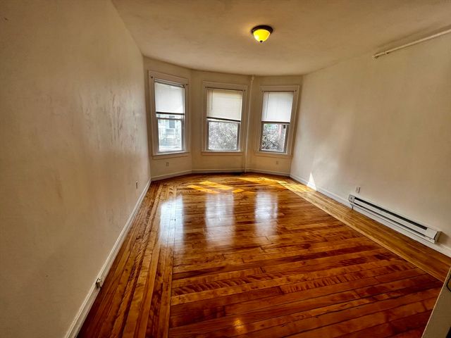 3-5 Woodbine St 1, Worcester, MA 01603