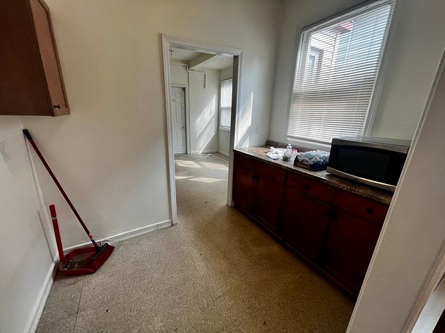 3-5 Woodbine St 1, Worcester, MA 01603
