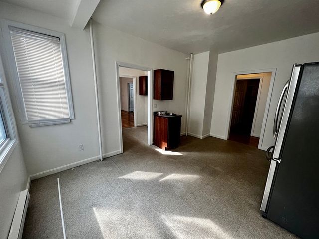 3-5 Woodbine St 1, Worcester, MA 01603