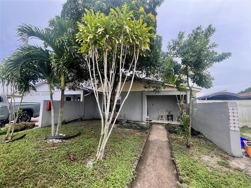 5822 Albert Road, West Palm Beach, FL 33415