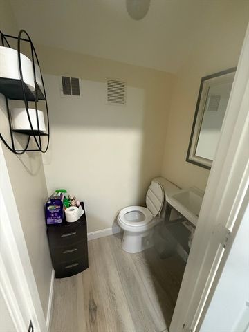 1000 Harvard St 16, Boston, MA 02126