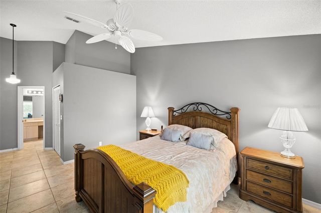 2218 MAYFIELD PALMS LANE 323, Sun City Center, FL 33573