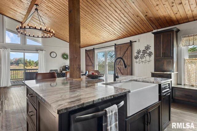 12 QUAIL Lane, Jacksonville, IL 62650