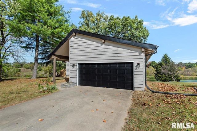 12 QUAIL Lane, Jacksonville, IL 62650