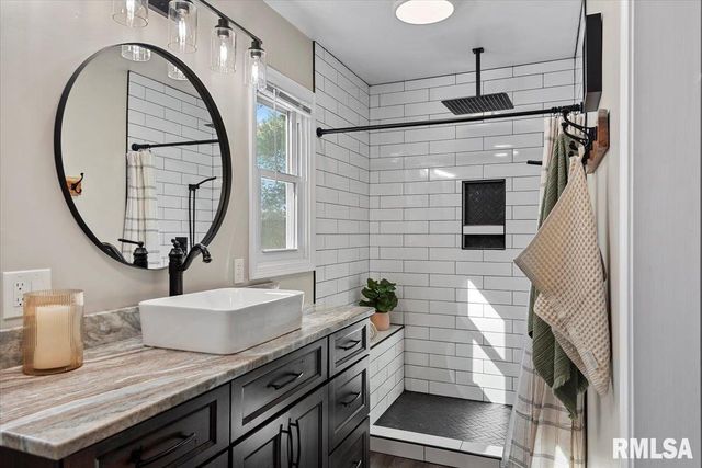 12 QUAIL Lane, Jacksonville, IL 62650