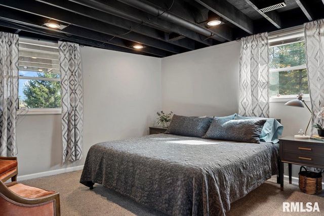 12 QUAIL Lane, Jacksonville, IL 62650