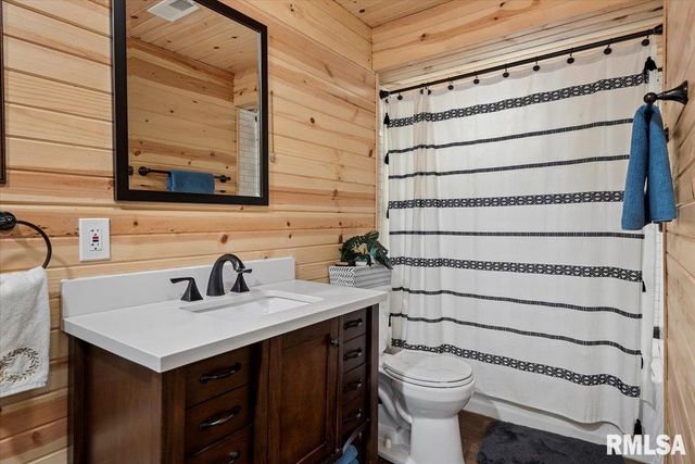 12 QUAIL Lane, Jacksonville, IL 62650