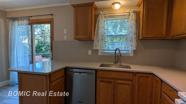 7581 St John Street, Shelby Twp, MI 48317
