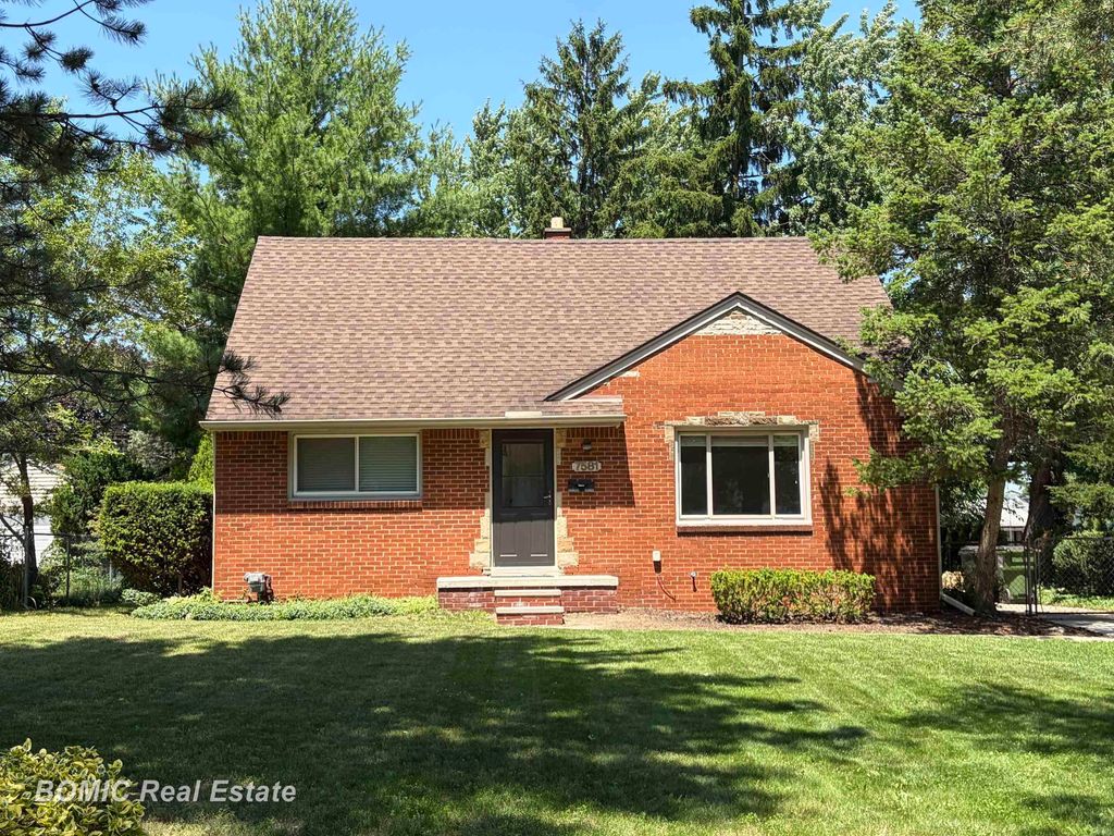 7581 St John Street, Shelby Twp, MI 48317