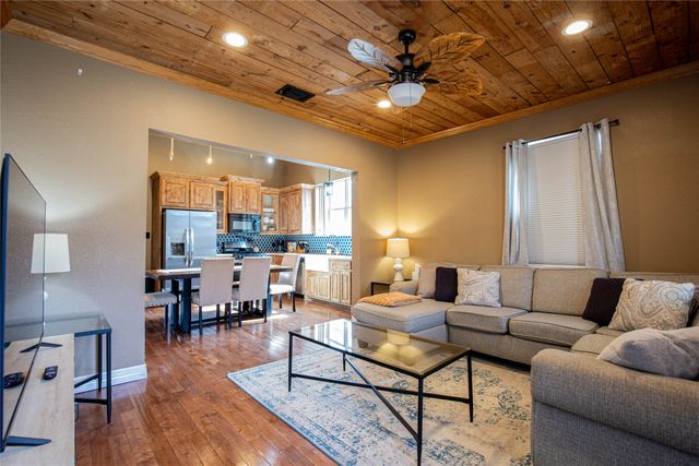 929 N 12th Street, Waco, TX 76707