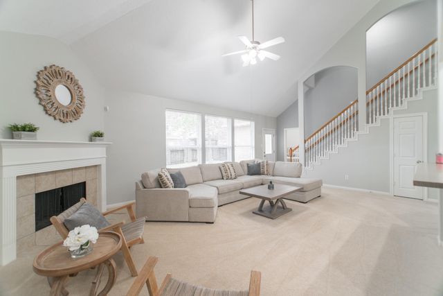 27 Gilmore Grove Place, The Woodlands, TX 77382