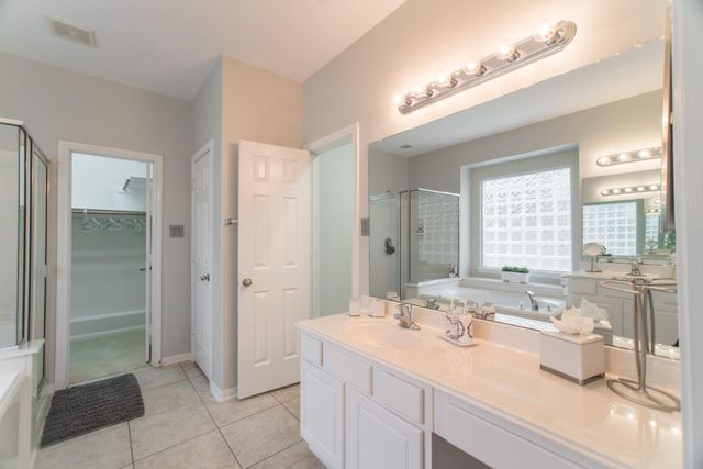 27 Gilmore Grove Place, The Woodlands, TX 77382