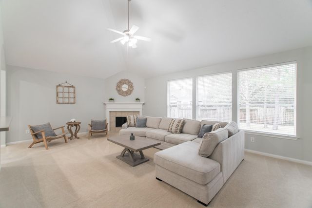 27 Gilmore Grove Place, The Woodlands, TX 77382
