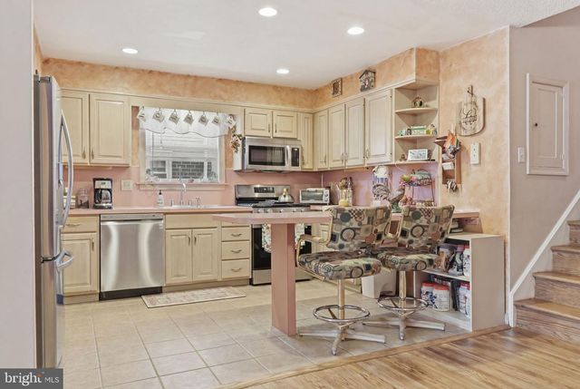 2742 MOWER ST, Philadelphia, PA 19152