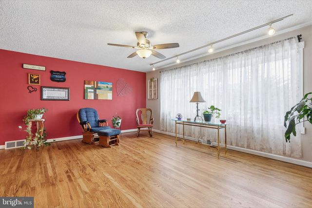 2742 MOWER ST, Philadelphia, PA 19152
