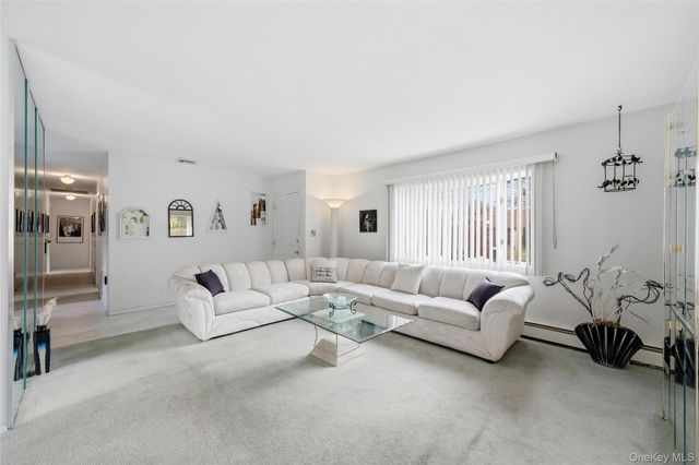 1580 Coates Avenue, Holbrook, NY 11741