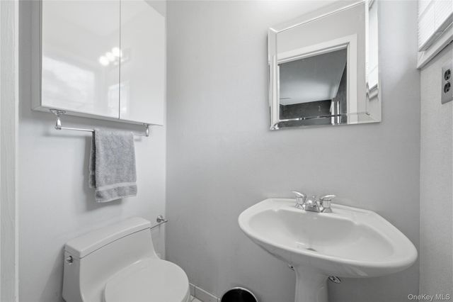 1580 Coates Avenue, Holbrook, NY 11741