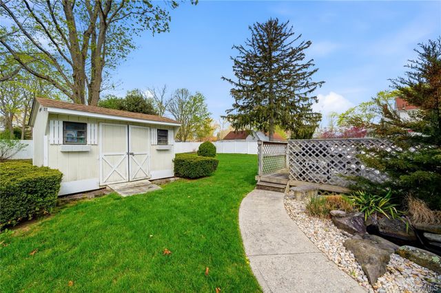 1580 Coates Avenue, Holbrook, NY 11741