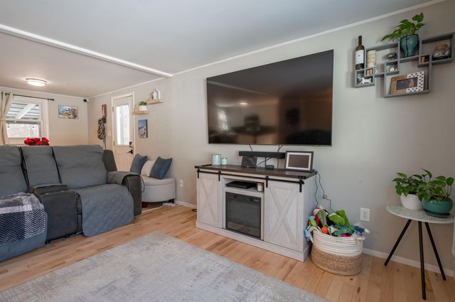 325 Pembroke Hill Road, Pembroke, NH 03275