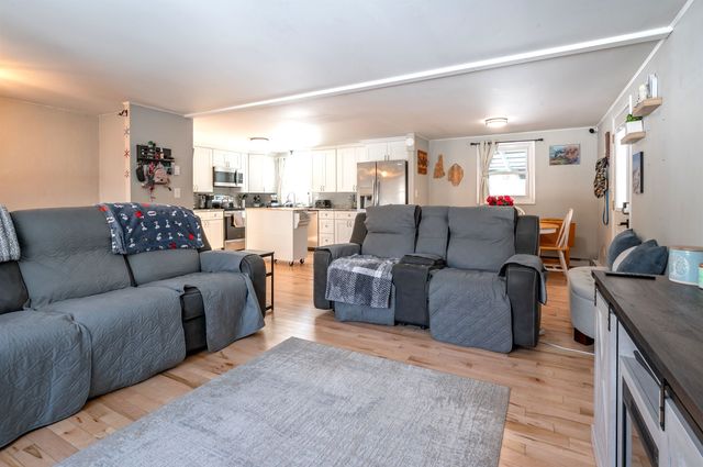 325 Pembroke Hill Road, Pembroke, NH 03275